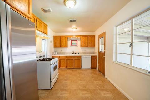 3208 E Stapp Ave, Visalia, CA 93292 photo 16