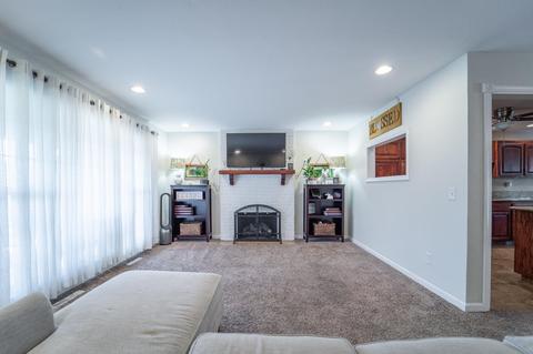 1017 E Beverly Dr, Tulare, CA 93274 photo 6