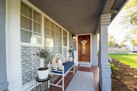 1017 E Beverly Dr, Tulare, CA 93274 photo 2