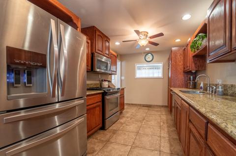 1017 E Beverly Dr, Tulare, CA 93274 photo 11