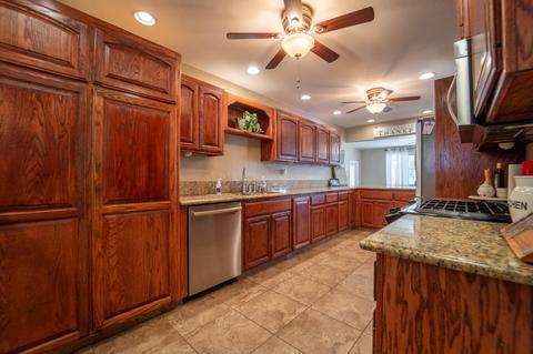 1017 E Beverly Dr, Tulare, CA 93274 photo 9