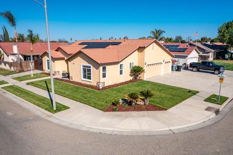 930 Shady St, Lemoore, CA 93245 photo 2