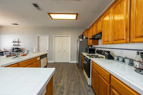 930 Shady St, Lemoore, CA 93245 photo 13
