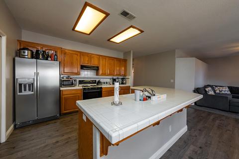 930 Shady St, Lemoore, CA 93245 photo 10
