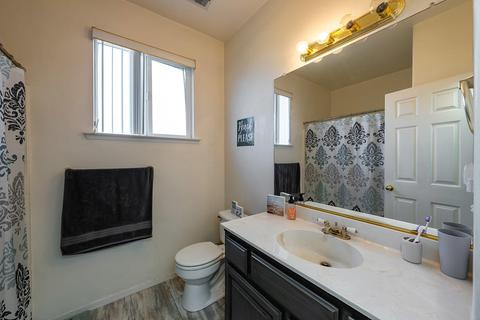 930 Shady St, Lemoore, CA 93245 photo 15