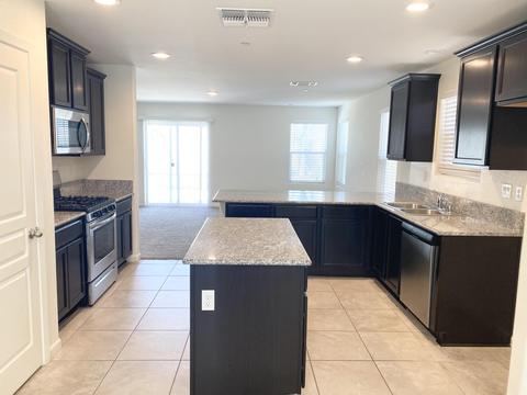 248 E Dove Ave, Visalia, CA 93291 photo 3