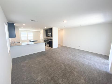 248 E Dove Ave, Visalia, CA 93291 photo 2