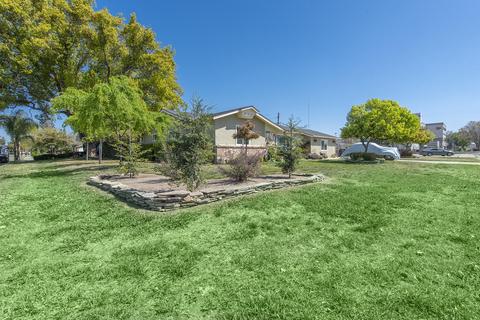 562 E Terrace Ave, Tulare, CA 93274 photo 5