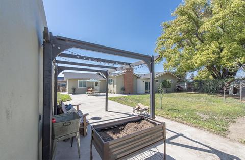562 E Terrace Ave, Tulare, CA 93274 photo 48
