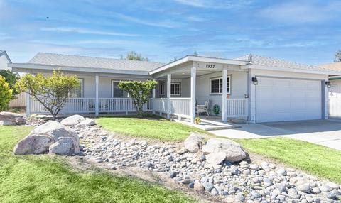 1937 E Alpine Ave, Tulare, CA 93274 photo 1