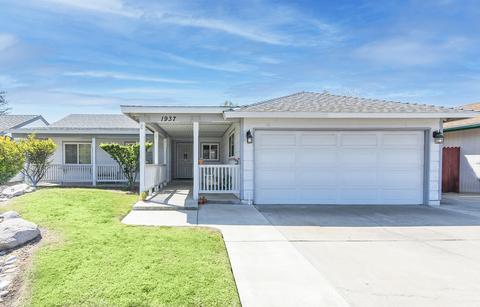 1937 E Alpine Ave, Tulare, CA 93274 photo 2