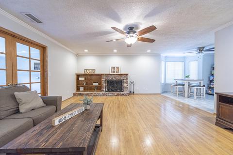 1937 E Alpine Ave, Tulare, CA 93274 photo 7