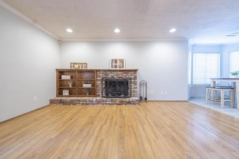 1937 E Alpine Ave, Tulare, CA 93274 photo 8