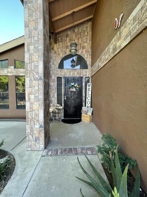 1187 E Fairview Ave, Tulare, CA 93274 photo 2