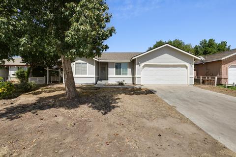 1922 E Douglas Ave, Visalia, CA 93292 photo 2