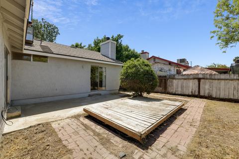 1922 E Douglas Ave, Visalia, CA 93292 photo 21