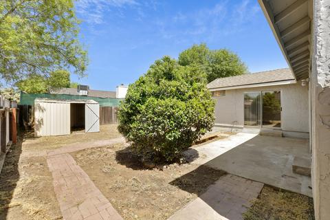 1922 E Douglas Ave, Visalia, CA 93292 photo 23