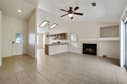 1922 E Douglas Ave, Visalia, CA 93292 photo 5