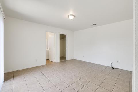1922 E Douglas Ave, Visalia, CA 93292 photo 13