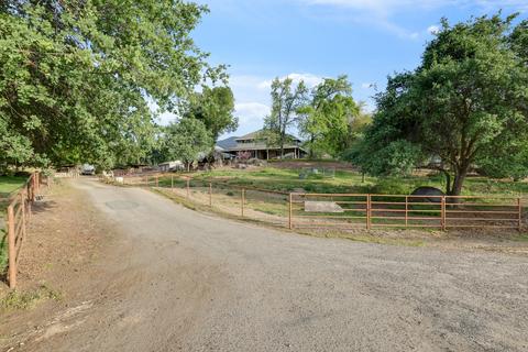 33785 Globe Dr, Springville, CA 93265 photo 70