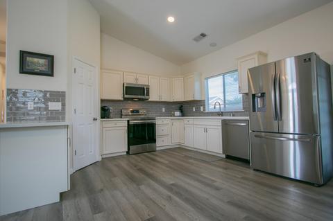 1462 Fir St, Lemoore, CA 93245 photo 5