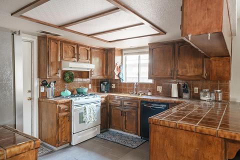 1315 E Carmelo Ave, Tulare, CA 93274 photo 7