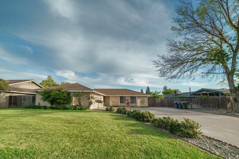 1315 E Carmelo Ave, Tulare, CA 93274 photo 2