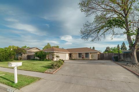 1315 E Carmelo Ave, Tulare, CA 93274 photo 3