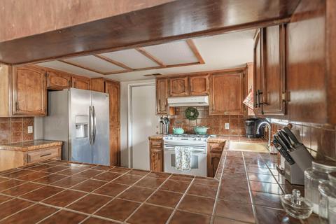 1315 E Carmelo Ave, Tulare, CA 93274 photo 5
