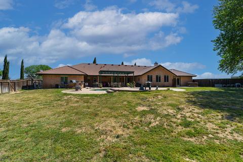16367 Jackson Ave, Lemoore, CA 93245 photo 4