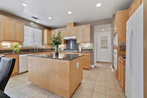 128 E Reese Ave, Visalia, CA 93277 photo 21