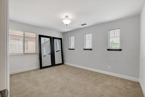 128 E Reese Ave, Visalia, CA 93277 photo 27