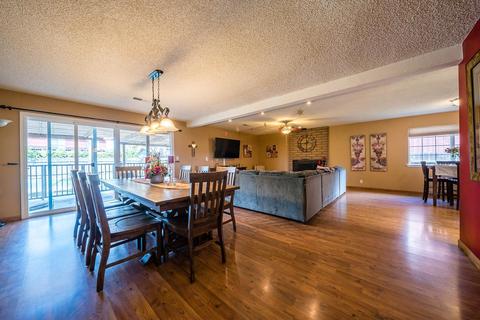884 Cedar Ln, Lemoore, CA 93245 photo 14