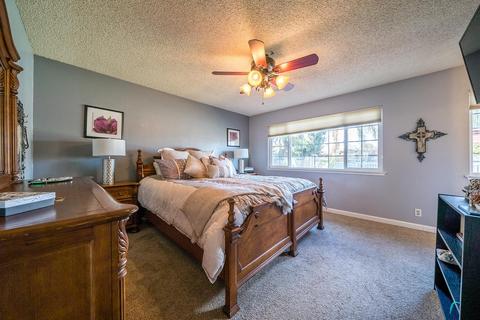 884 Cedar Ln, Lemoore, CA 93245 photo 17