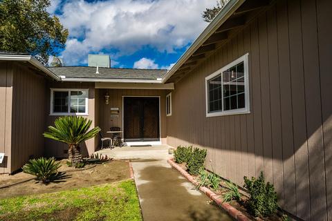 884 Cedar Ln, Lemoore, CA 93245 photo 3