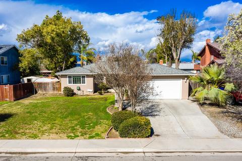 884 Cedar Ln, Lemoore, CA 93245 photo 2