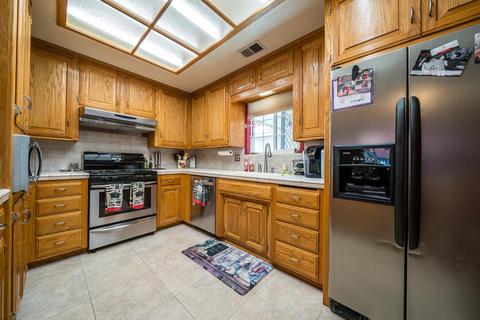884 Cedar Ln, Lemoore, CA 93245 photo 8