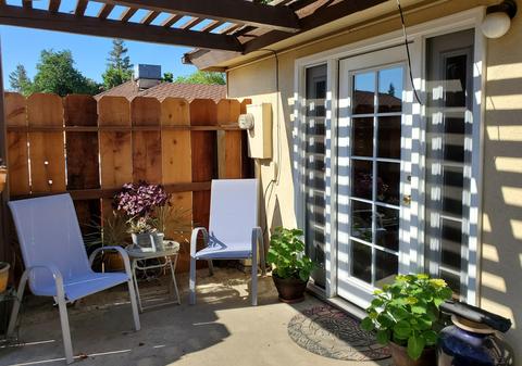 432 E Prosperity Ave, Tulare, CA 93274 photo 2