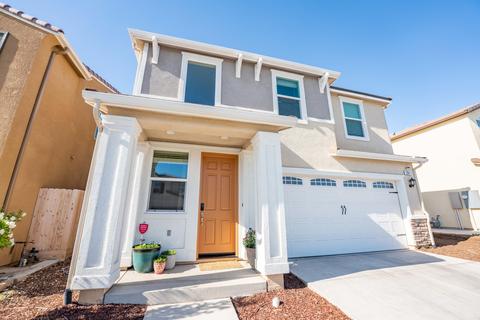 2041 Lombard Ln, Clovis, CA 93619 photo 1