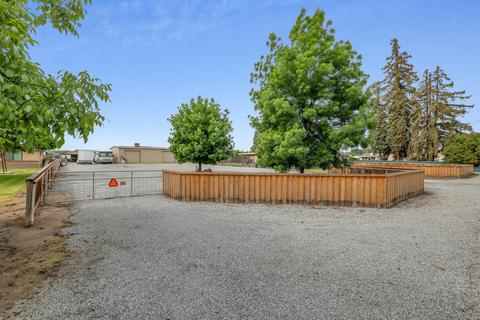 15875 Avenue 320, Ivanhoe, CA 93235 photo 8