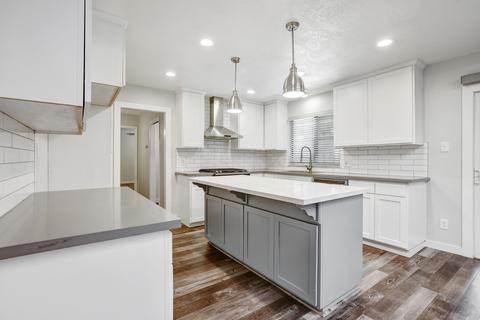 2111 E Iris Ave, Visalia, CA 93292 photo 11