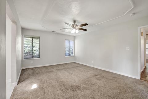 2111 E Iris Ave, Visalia, CA 93292 photo 24