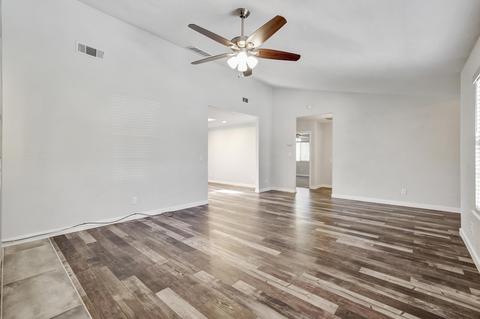 2111 E Iris Ave, Visalia, CA 93292 photo 7
