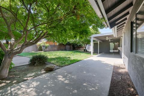 2111 E Iris Ave, Visalia, CA 93292 photo 32