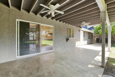 2111 E Iris Ave, Visalia, CA 93292 photo 30