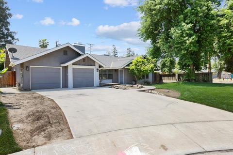 2111 E Iris Ave, Visalia, CA 93292 photo 2