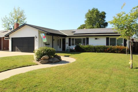 1034 E Howard Ct, Visalia, CA 93292 photo 2