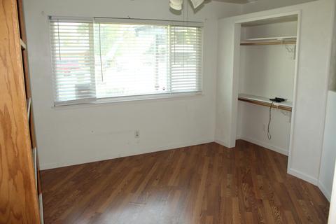 1034 E Howard Ct, Visalia, CA 93292 photo 22