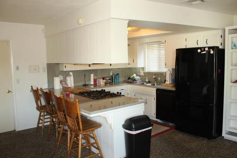 1034 E Howard Ct, Visalia, CA 93292 photo 11