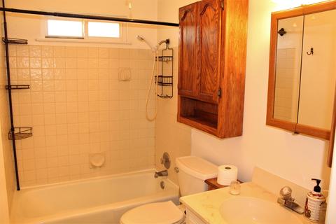 1034 E Howard Ct, Visalia, CA 93292 photo 23